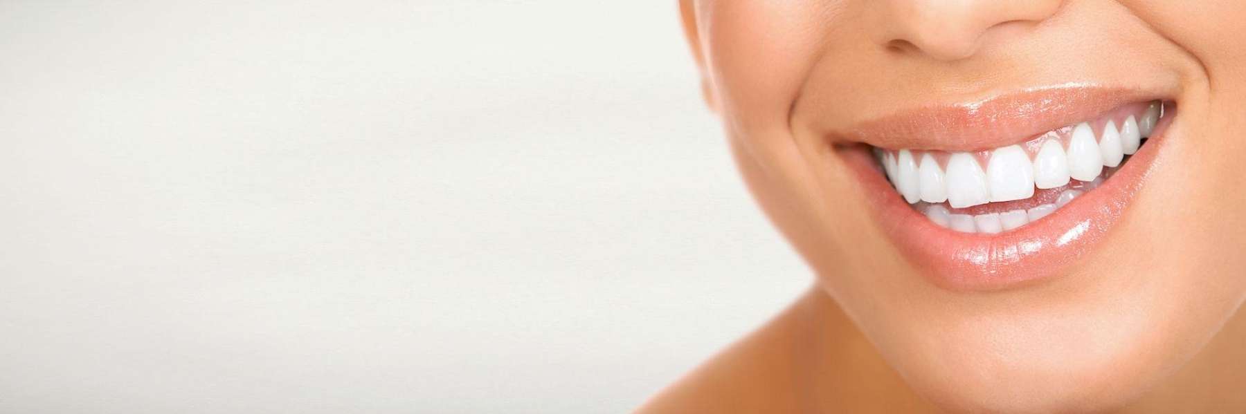 woman with a bright smile in aurora co