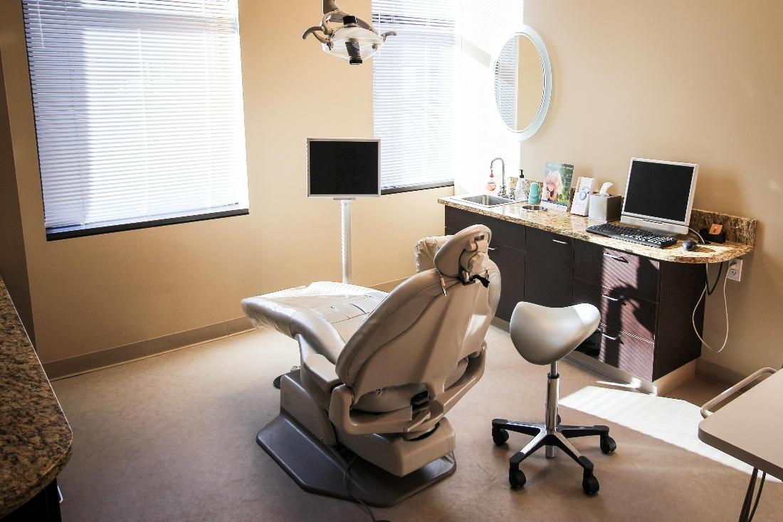 Friendly Dental Office in Aurora CO, Southlands Mall